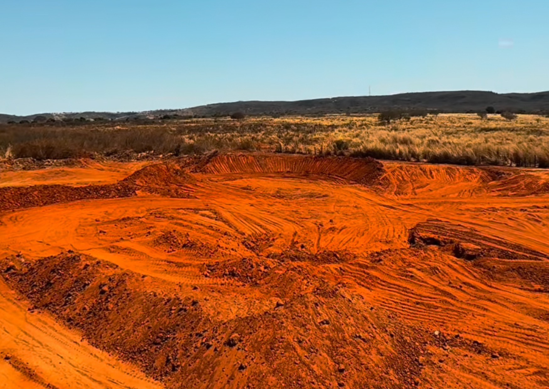 OBRAS DA PISTA DE MOTOCROSS AVANÇAM EM SANTANA